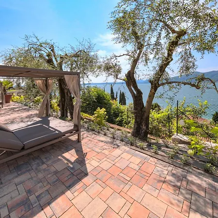 Sky View Garda By Galvani 4* Торрі-дель-Бенако